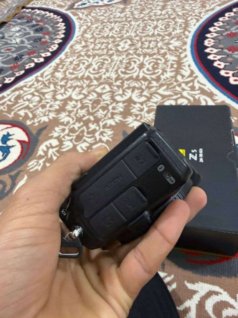 كامره nikon z5 للبيع او مراوس بدرون
تفاصيل الكامره موجوده بل صور
ملحقات كامره 
بطاريه 
وحزام كامره
وشاحنة الكامره
وكارتون الكامره 
وجميع ملحقاته الاصليه
السعر خاص 
رقم الهاتف:***********
