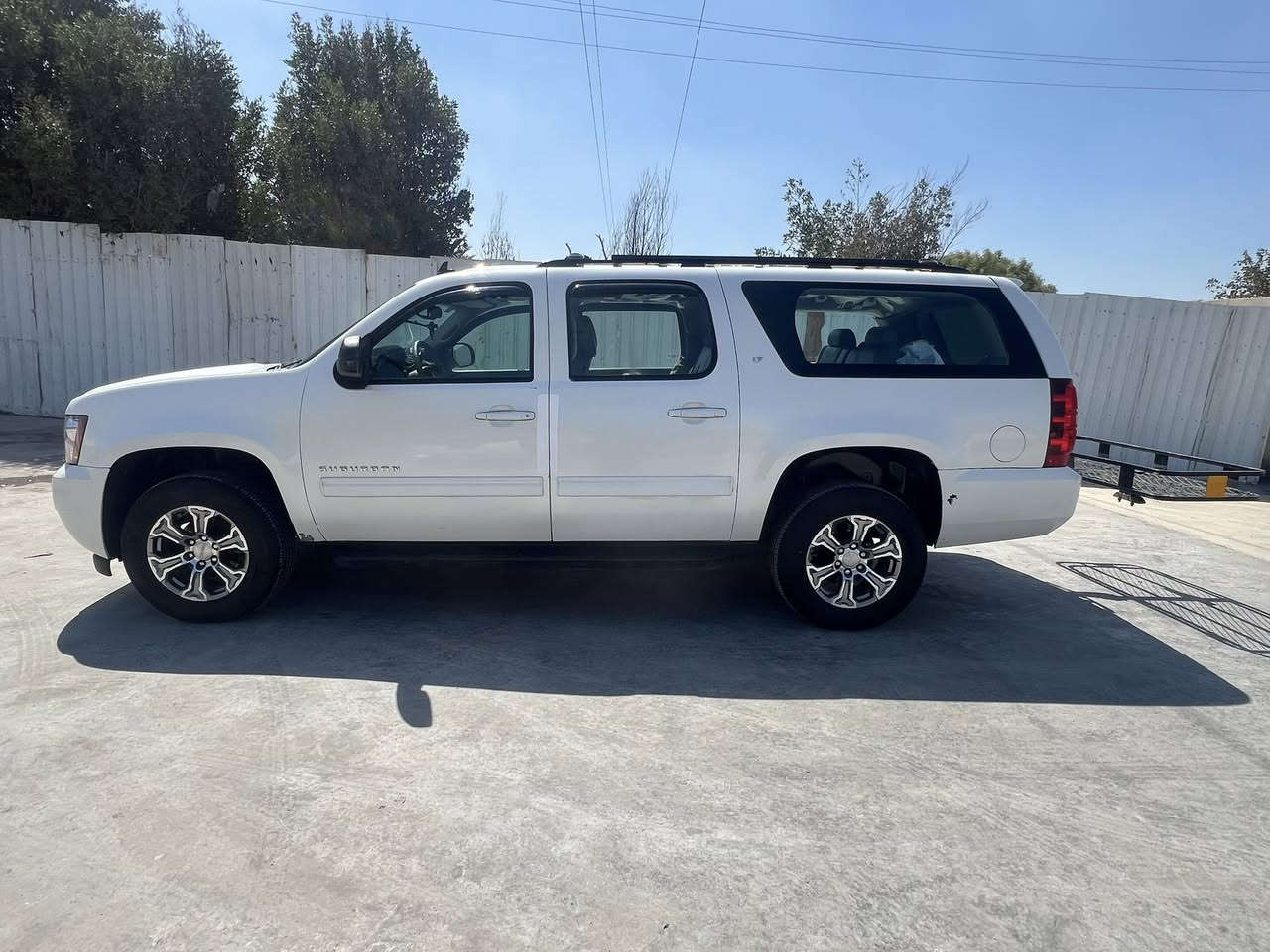 للبيع – سيارة شيفروليت موديل 2007 (جاهزة)
سيارة بحالة ممتازة وجاهزة للاستخدام مباشرة، بدون أي صرف إضافي:

 • تخم تاير جديد

 • حدادية جديدة بالكامل

 • كير جديد

 • مكينة جديدة

 • منظومة تبريد أمامي وخلفي جديدة

 • السيارة نظيفة ومضبوطة

سياره بيها ضربه 12 سنتيم فقط

سعر - 170 ورقه وبيها مجال قليل

📄 الأوراق:

رقم إنكليزي، السيارة باسمي (تحويل فوري)

📞 للتواصل:

***********

***********
