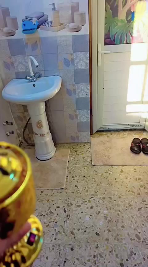 200متر لبيت مجمع حي الصناعي الشهداء عل شارع الريسي سعد لبيت 60وبي مجال قليل ***********
