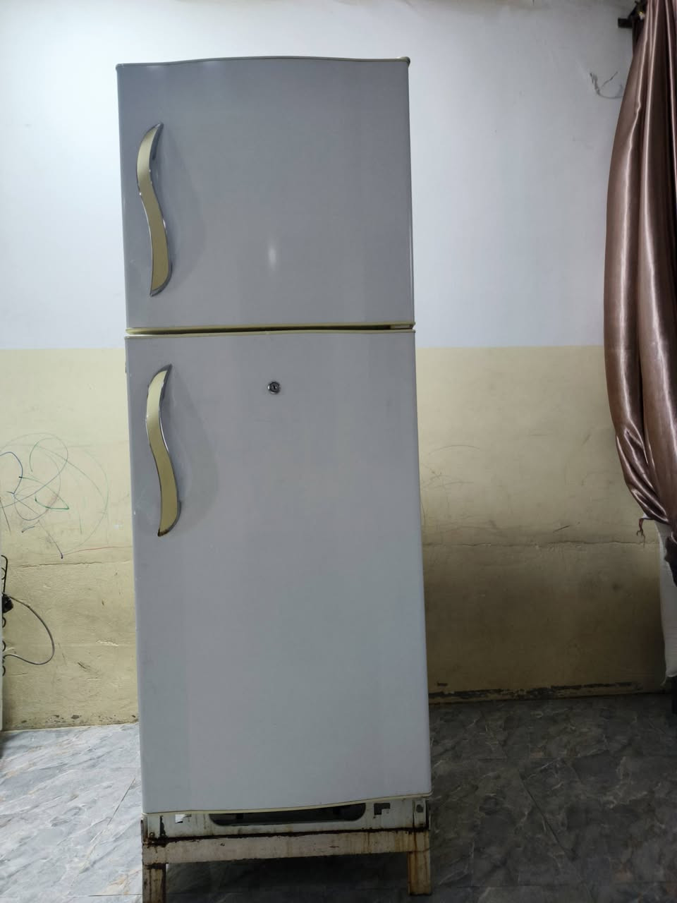0750 375 7123 للتواصل
ثلاجة للبيع سعر ١٨٠
