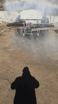 السلام عليكم محموله لبيع ام ٤٠٠ شرط الشغل جنح ثقيل ١٠ متر السعر ٣٥٠ رقم الهاتف ***********
