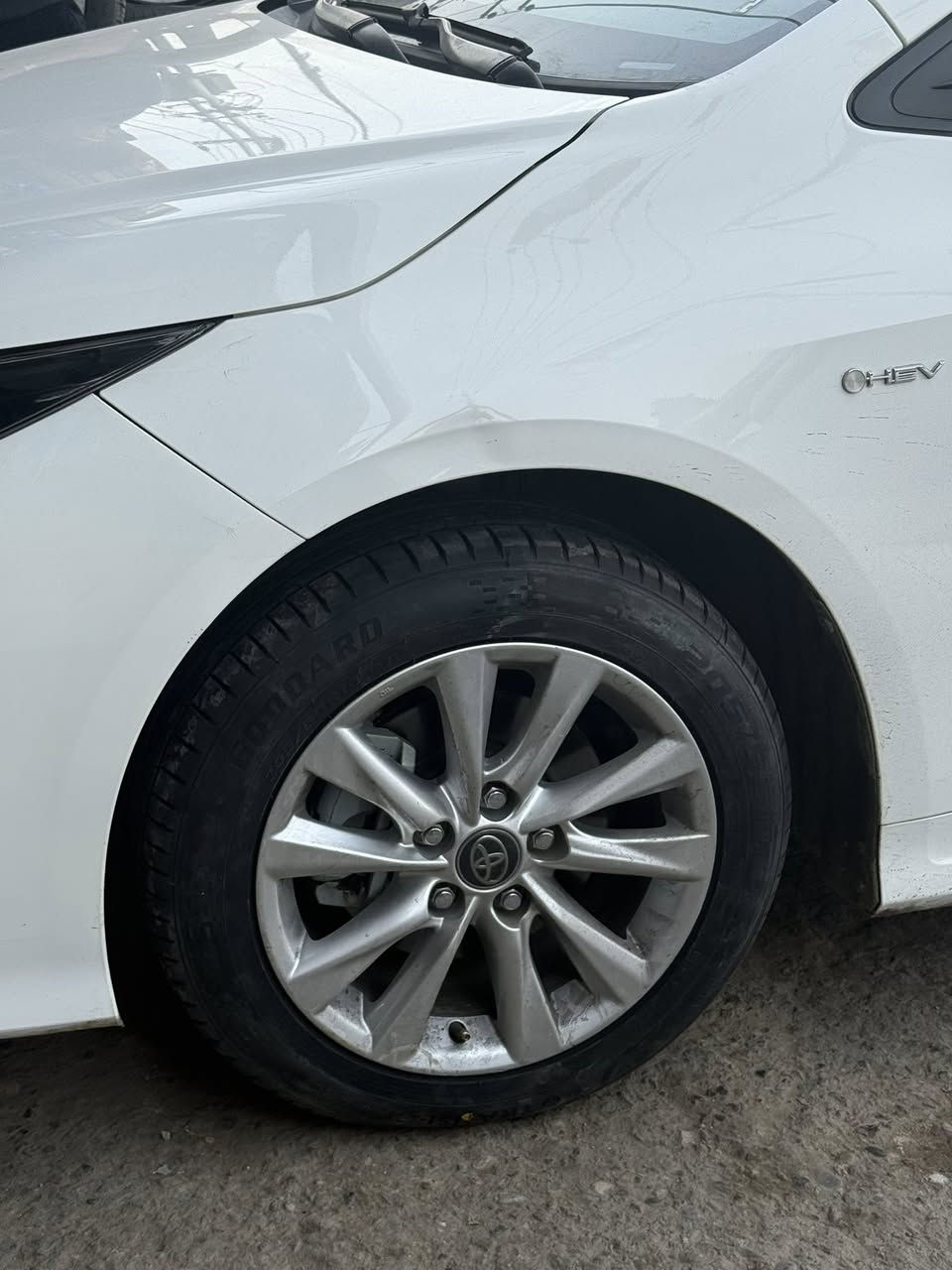 سلام عليكم كورلا2024فول للاخير كشنات ماروني واحمر ولبيبان ماروني ولكشن مال سايق 3وضعيات كهرباء سياره ماشيه31 الف سياره جديده وحلوه وكفاله ماعده طخات ثنين ب جاملغ الخلفي والامامي واضحات ب صور سياره ليوم بدلت الها تخم تاير اصلي وتغليف ارضيه وصندوك وباتري جديد متصرف عليها ربع سياره جاهزه من كل النواحي سعرها 155 وبيها مجال كلش بسيط 
*********** عنوانها بلديات المضمار
