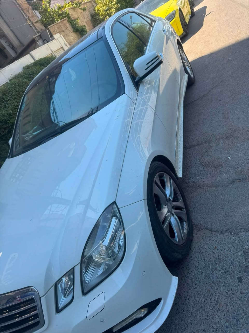 للبيع E350
موديل 2010 ماشيه 150 
استيراد خاص 
كفاله عامه بدون حادث بدون صبغ
فول مواصفات للاخير :
بانوراما 
كشنات جلد كشنات تدفئه
تبريد قطعتين 
كامره حساسات 
لايت زينون داينمك بلادي 
برده خلفيه كهرباء
صندوك كهرباء 
السياره بلاديه ونظافه فول
رقم بغداد الجديد بأسمي 
السعر 19 ونص بيهة مجال بسيط للجاد
للاستفسار عالرقم ***********
