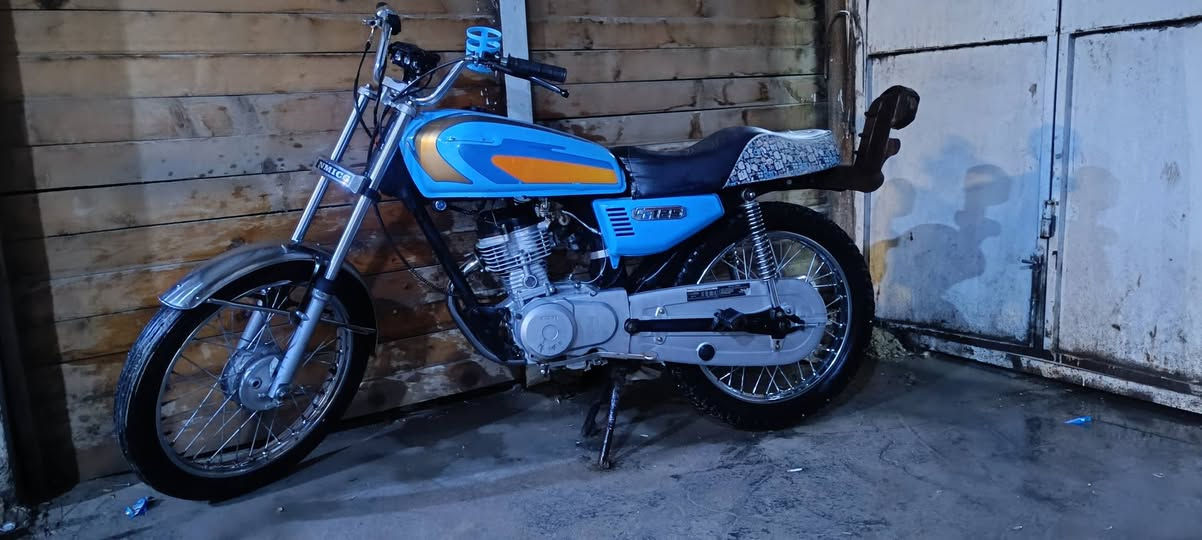 السلام عليكم دراجه حربي كلك موديل 23 محرك سيجي غراض كله جديد وياله تايرات دبلات صالنصه سيت جديد كشن تفصال راسطه جديده ددراجه جاهزه من كلشي السعر 400 وبيها مجال 
المكان ديوانيه دغاره صدر الدغاره الرقم ‪0774 582 3642 
*********** خاص موجود
