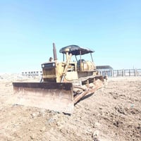 بلدوزر كومسو حجم 65موديل 82 البيع رقم وسنوية بسمي صفر سعر 17مليون 0770...