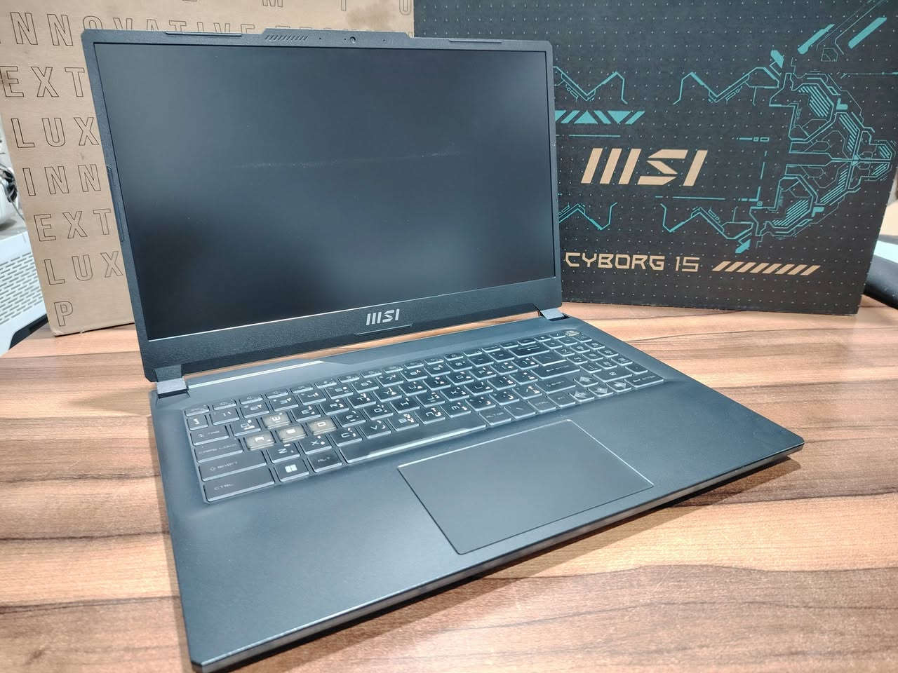 للبيع، لابتوب گيمنگ msi cyborg 15 A12vf
Core i7 12650 h
Rtx 4060 8gb
16 gb ddr5 ram
512gb gen4 nvme ssd
شاشة 1080p, 144hz, ips
Windows 11 مفعل
وياه شاحنته الاصلية و الكارتون موجود 
نظافة الجهاز مثل ما موضح بالصور
استخدام تقريبا سنة و 9 اشهر
البطارية بحالة جيدة و الكرت ادائه و حرارته مستقرة تحت الضغط مثل ما موضح بصور البينشمارك

السعر مليون و 180، و بيه مجال للشراي

*********** الرقم بيه واتس اب
