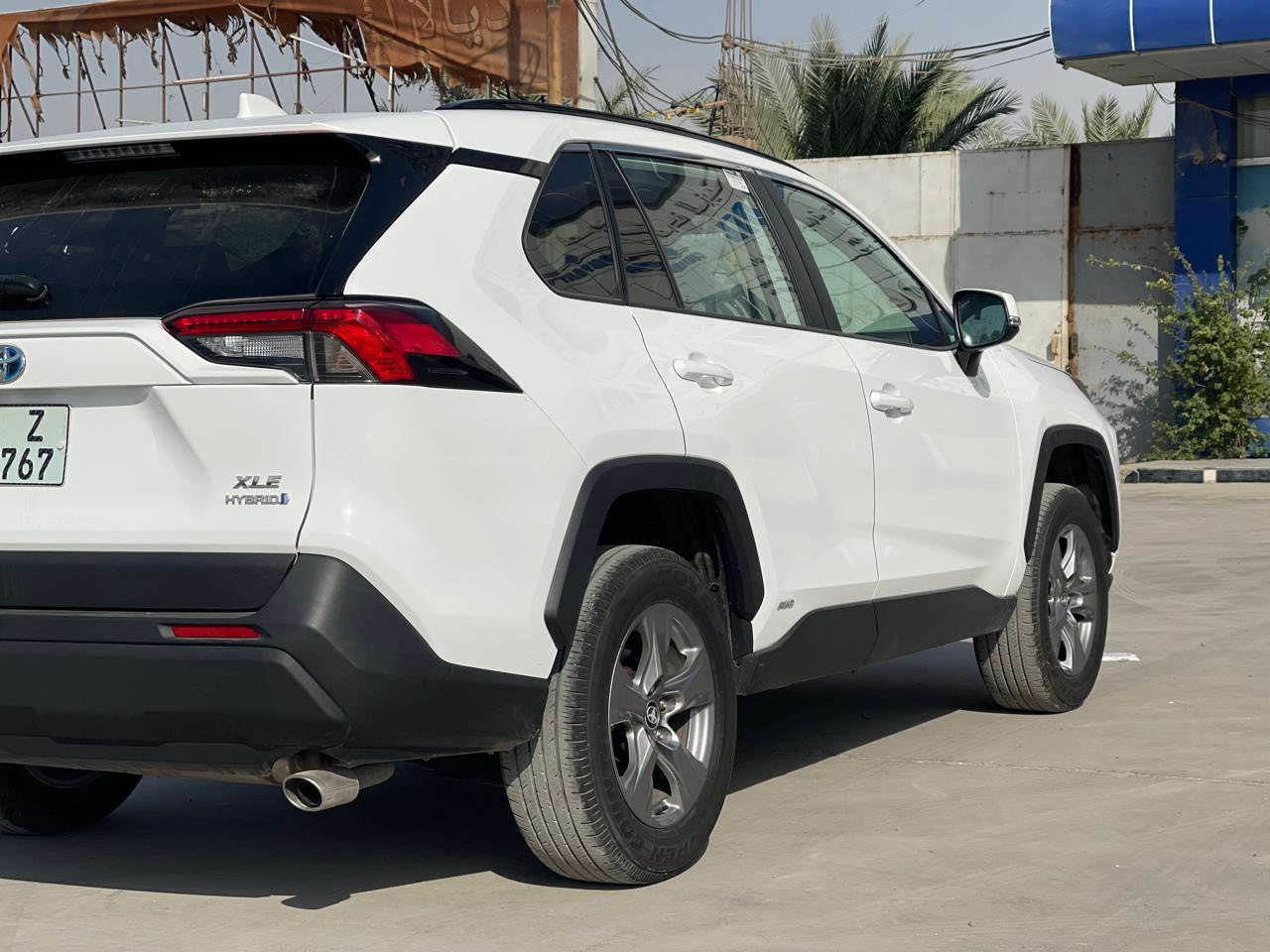 السلام عليكم
راف فور 2024 هايبرد وارد امريكي 
مرقم بغداد بسمي 
الضرر كما موضح بل صور 
مواصفات XLE 
نص فول 
بصمه 
شاشه كبيره 
شاشه دجتل
رادارات امامي + خلفي 
تحديد مسار 
ماشية 30 الف
كراسي كهرباء 
بعد مواصفات معروفة 
العنوان بغداد 
رقم الهاتف ***********
