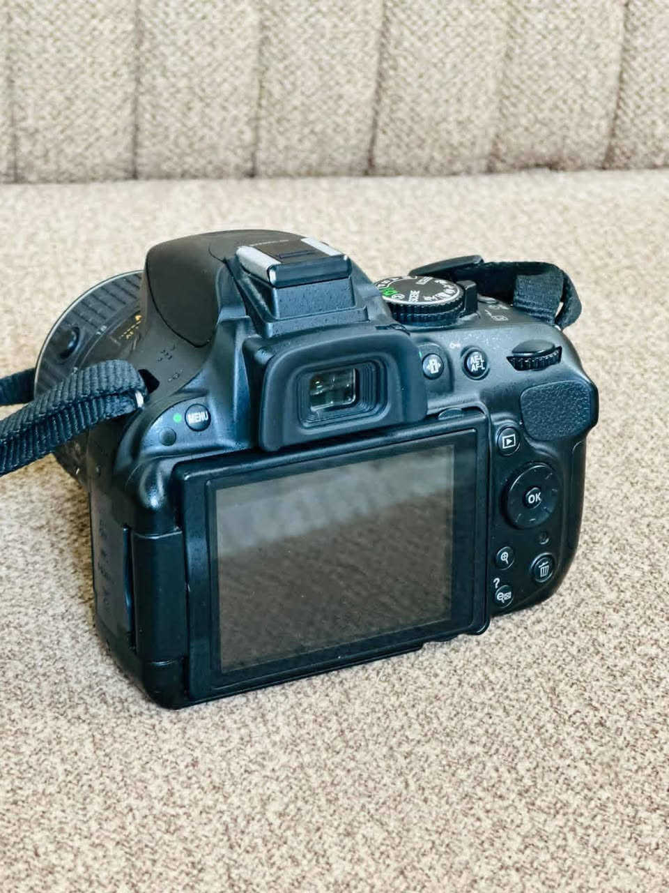 نيكون  5200D استخدام شخصي شترها مايعبر 4k / جديدة جديدة جديدة شرط النظافة فول
 مكاني موصل 
السعر 350 الف وبي مجال 

للتواصل خاص او على الرقم ***********
