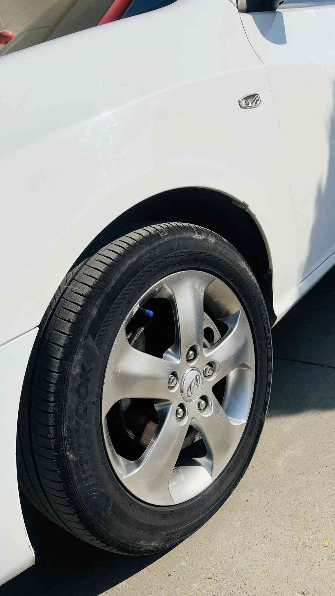 ئەڤانتی بڕاوەی دوبەی ٢٠٠٦
سەیارەکەحاسەیە تەبریت لەمس سارد و گەرم بە شەرت شاشە لێزەری کوشن جڵدی هیتەر ناوزەردە تازە پۆلیش و حەمام کراوە ٤ تایەی
لۆکی بۆ بەسراوە سپێری دانەبەزیوە چرکەی تیا نیە  بۆ چاڵ و شوخت مەگەڕێ سەقفی وەک شوشەیە ڕۆنی گێڕو مەکینەی تازە گۆڕدراوە دەعم و لێدراو  کەڤەر گۆڕاو بەشەرت گێڕ و مەکینەی بەشەرت
٥٢$ گەڵاو مەجال
***********
قەڵادزێ
