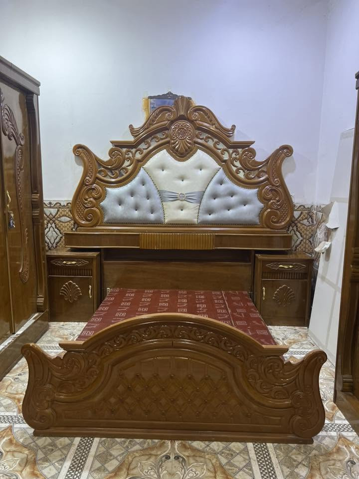 غرفه اخشاب صاج شريطي ام السته جديده كلش سعر 850 عنوان سوك الشيوخ حي العسكري رقم ***********
