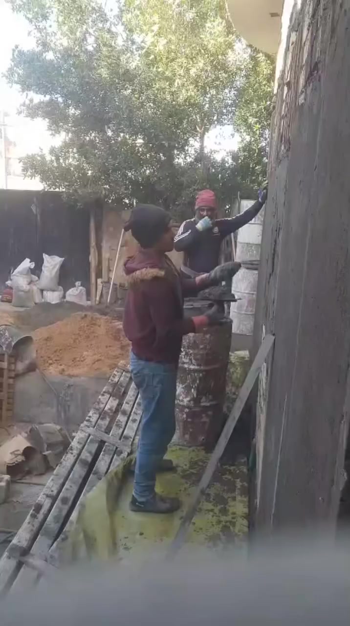 السلام عليكم *********** خلفه بناء ولبخ متفرغ حاليا
