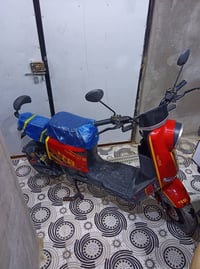 دراجة كهربائية • بدون بطاريات • الجزيرة زين العابدين