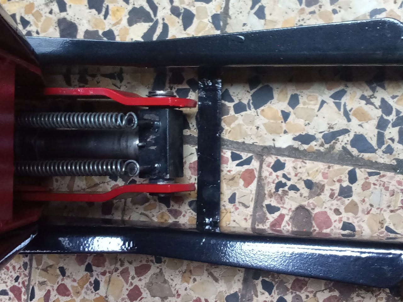 ⭕ يوجد توصيل لكافه المحافظات
جك عربانه تمساح دبل بستم 3 طن نظيف خالي من اي نظوح اخو الجديد السعر 90 الف شغال وعل الفحص شرط الشغل + فحص امام المندوب 
***********
