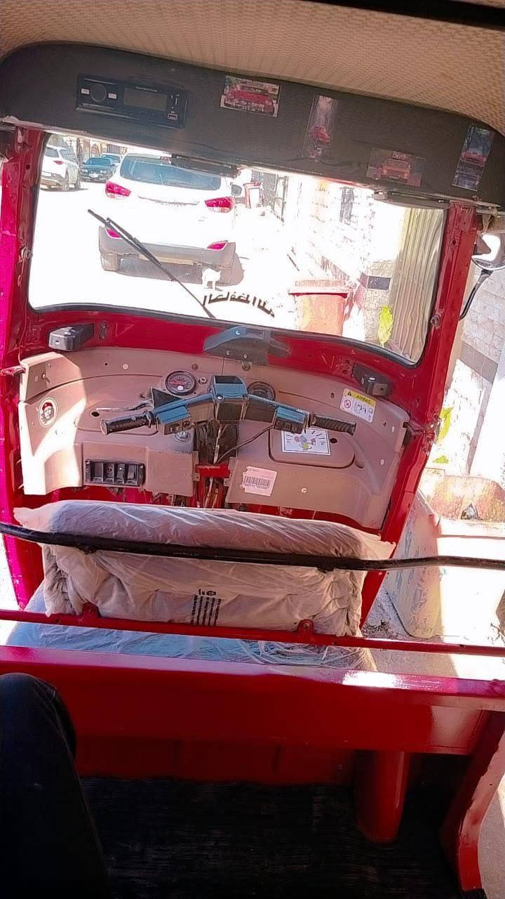 تكتك موديل 19   شهر 2مكفوله كشر ومحرك نصبته حلوه   مكينه مال21  نضافته حلوه كدام عينك  تخم تاير  دوشمه  كلها جديد  اوراق 7 المصطفى بوجهك للشارع واحلئ من الصور بهواي  الشراي يخابر ويدلال السعر 5000 وبيه مجال بصيط الرقم ***********
