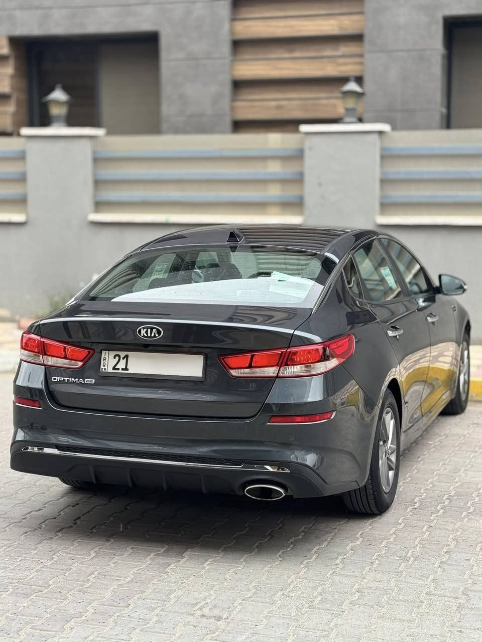 ب سعر البلاش كيا اوبتيما 2020  FE فول وارد امريكي
السيارة كفالة عامة ماعدا ضرر امريكا جدا سخيف بدون ارباك  جاملغ امامي فقط مكفولة من الشاصي والغد والدواخل 
سيارة  ماشية 49 الف بحالة الوكالة 
رقم شمالي  الجديد هزة وفحص وسنوية كلشي جديد
المحرك 2.4. V4  المرغوب  .
المواصفات :

 تخم تاير جديد
مانع انغلاق المكابح ABS  . 
* مصابيح أمامية زنون . 
* كشافات الضباب زنون . 
* المصابيح الأمامية مع LED . 
* حساسات . 
* شاشه كبيرة مع نظام ملاحة نفكيشن GPS .
* الشاشة مع اوپشنات كثيرة  . 
* سستم صوت الپاين .
رادر امامي نضام تحديد المسار 
3 انظمه قيادة رياضي واقتصادي وطبيعي . 
* تدفئة ستيرن . 
* محدد سرعة . 
* تلفون بلوتوث . 
* كاميرا خلفية .
* مرايا متحسسة للاضاءة العالية .
* دخول ذكي (بصمة) .
* الرقم شمالي  تحويل ثاني 

السعر   134وبيها مجال 

*العنوان: بغداد  الكرخ قرب المطار 

للأتصال على الرقم 

***********
