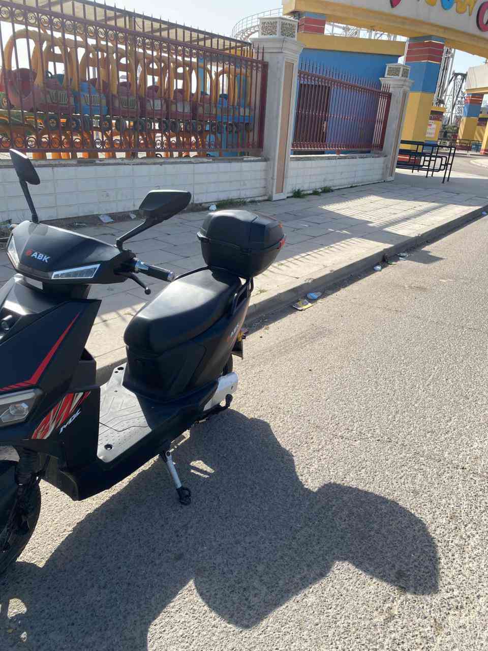 دراجه سكنس شحن 
6 بطاريات
دراجه خير من الله 
سعرها 600 الف وبيها مجال مكاني بغداد حي الجامعة 
***********
