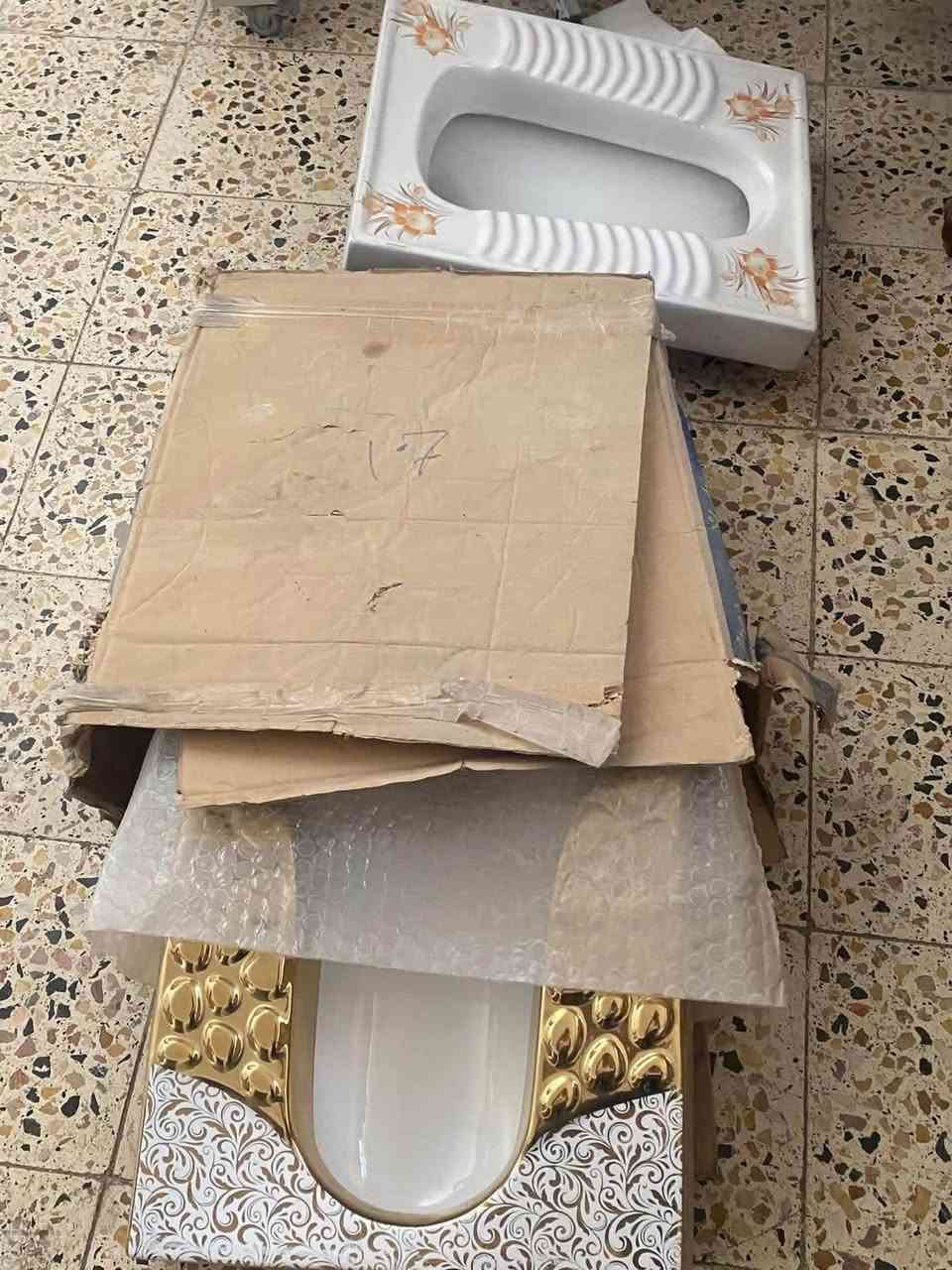 سلام عليكم جديدات بالكارتون بالجيس سعرهن ثنينهن ٤٠ ***********مكاني بغداد الدوره
