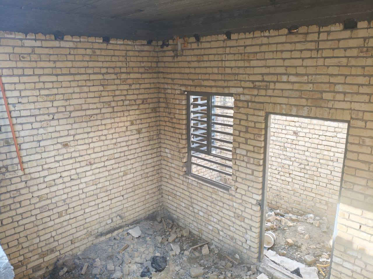 #هيكل_للبيع #منطقة36
#السماوة
المساحة 125/م 
وجهه 6.25 نزال 20 
هيكل مسقف للبيع 
غرفة 5 × 6  + صحيات داخلي وخارجي +مطبخ + استقبال و صالة رقم العقار 1507
السعر 77 مليون مع مجال حر غير مطلوب 
للاستفسار اكثر الاتصال على مكتب البلاد للعقارات في السماوة 
*********** 
.
