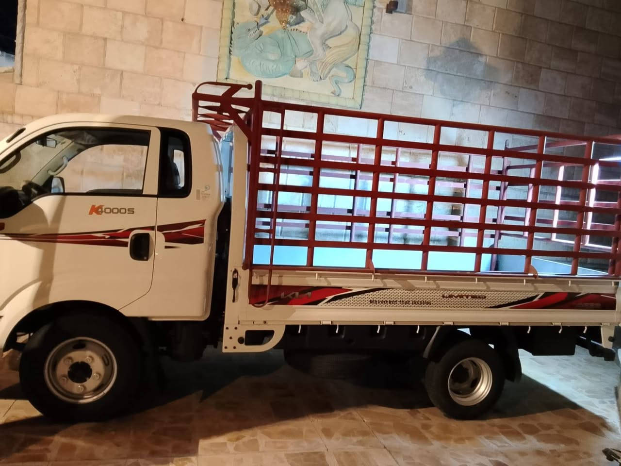 السلام عليكم كيا فحل للبيع موديل 25 ماشيه 800 سياره مكفوله كفاله عامه سياره بسمي تحويل مباشر رقم بغداد تاير خلفي محور 14 مكان بغداد رقم الهاتف *********** السعر 220 وبيه مجال
