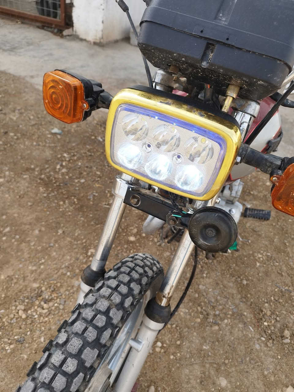 #للبيع_سيفان_موديل_19_
كهربايات شغاله وكله مبدل جديد
محرك فول شلعه ومعدل
لٱ دخان ولا تنقيص 
رون سرعه شغال
سلف وهندر شغال
تايرات جدد 
نقصه فقط الكير يفلت ع ثالث
سعر 350 وبيهه مجال مكاني رضوانيه طريق معمل زينب
***********
