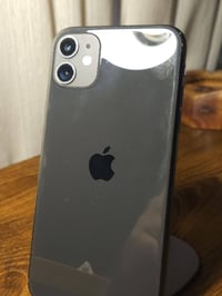 ايفون ١١ ٦٤ • بطارية ٩٧٪ • السيديه