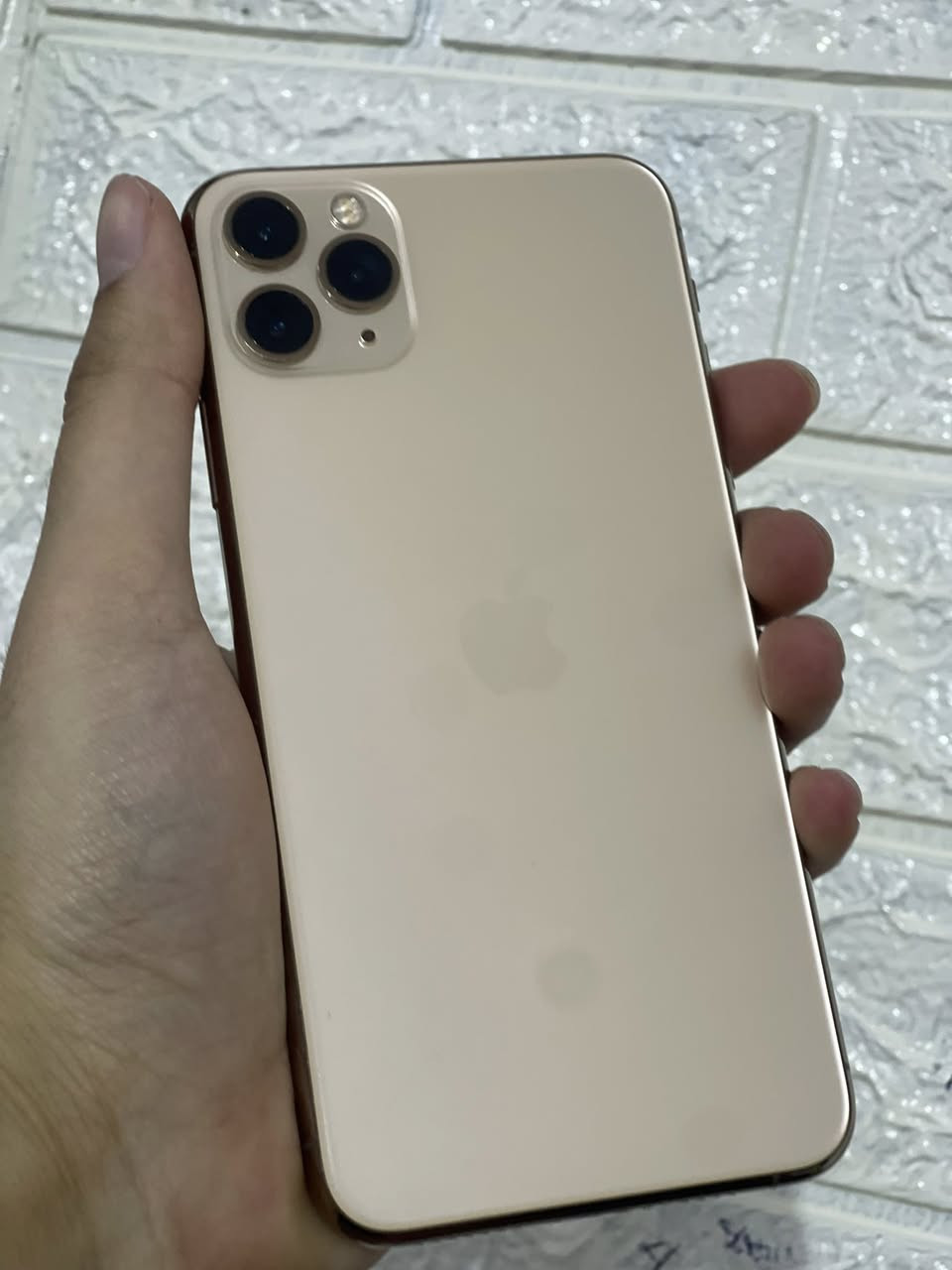 السلام عليكم ايفون 11برو ماكس بطاريه 87 بلادي ذاكره256 جهاز  مكفول بصرف الشحن  لون ذهبي 
بي فقط هذا الخط الموضح بالصورة 
السعر خاص 
مكاني الفلوجة حي الشرطة
للتواصل :***********
