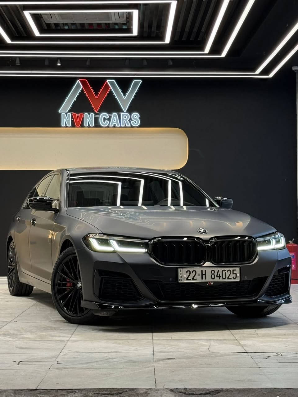 Bmw 540i 2021
3.0L twin turbo 52000 km 
السيارة مغلفة ppf طافي يم nvn
سيرفس يم العروش 
سلايد 
كشنات جلد 
كشنات فل تحكم 
تدفئة كشنات 
خزن وضعيات قيادة
تحديد مسار 
حساسات داير ٣٦٠
داتا شو 
تحكم بالايماءات
اربع وضعيات قيادة
جنطة شفط 
و باقي مواصفات ال Bmw 
حادث قطعة وحدة جاملغ جهة السايق بدون دواخل 
بدون ايرباك 
السعر 38,500 $
بغداد منصور او اعظمية
***********
