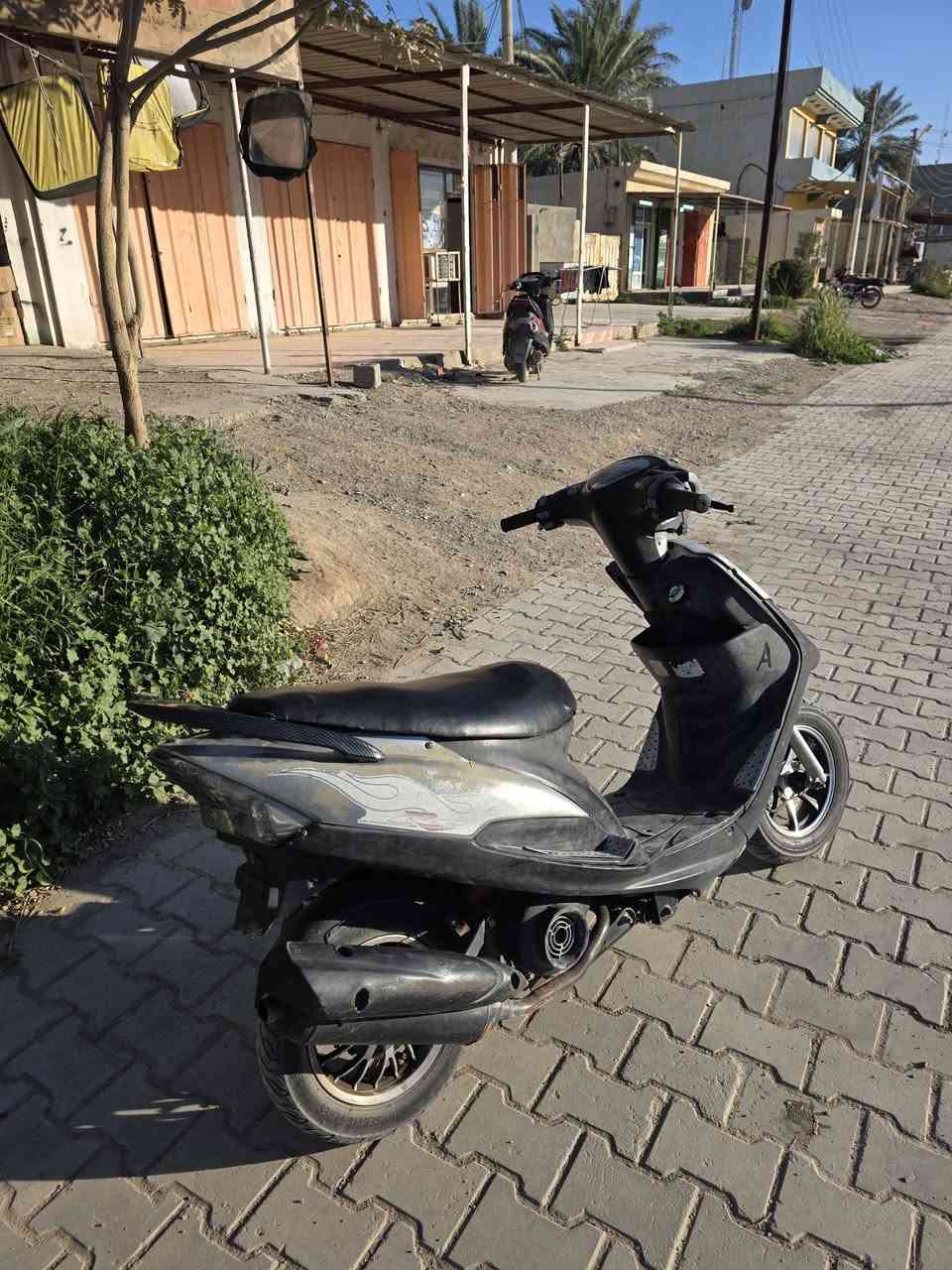 السلام عليكم دراجة ماكس عدلة كامله مابيها نقص شلعه فول كلجات رياضي كهربائيات كله شغاله للبيع او لمراوس سعر ٥٠٠ وبيها مجال مكاني ديالى تقاطع قدس ***********
