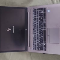 للببع لابتوب hp  موديل z book 15u g6  كوراي 7  الجيل  8   معالج u  ssd...