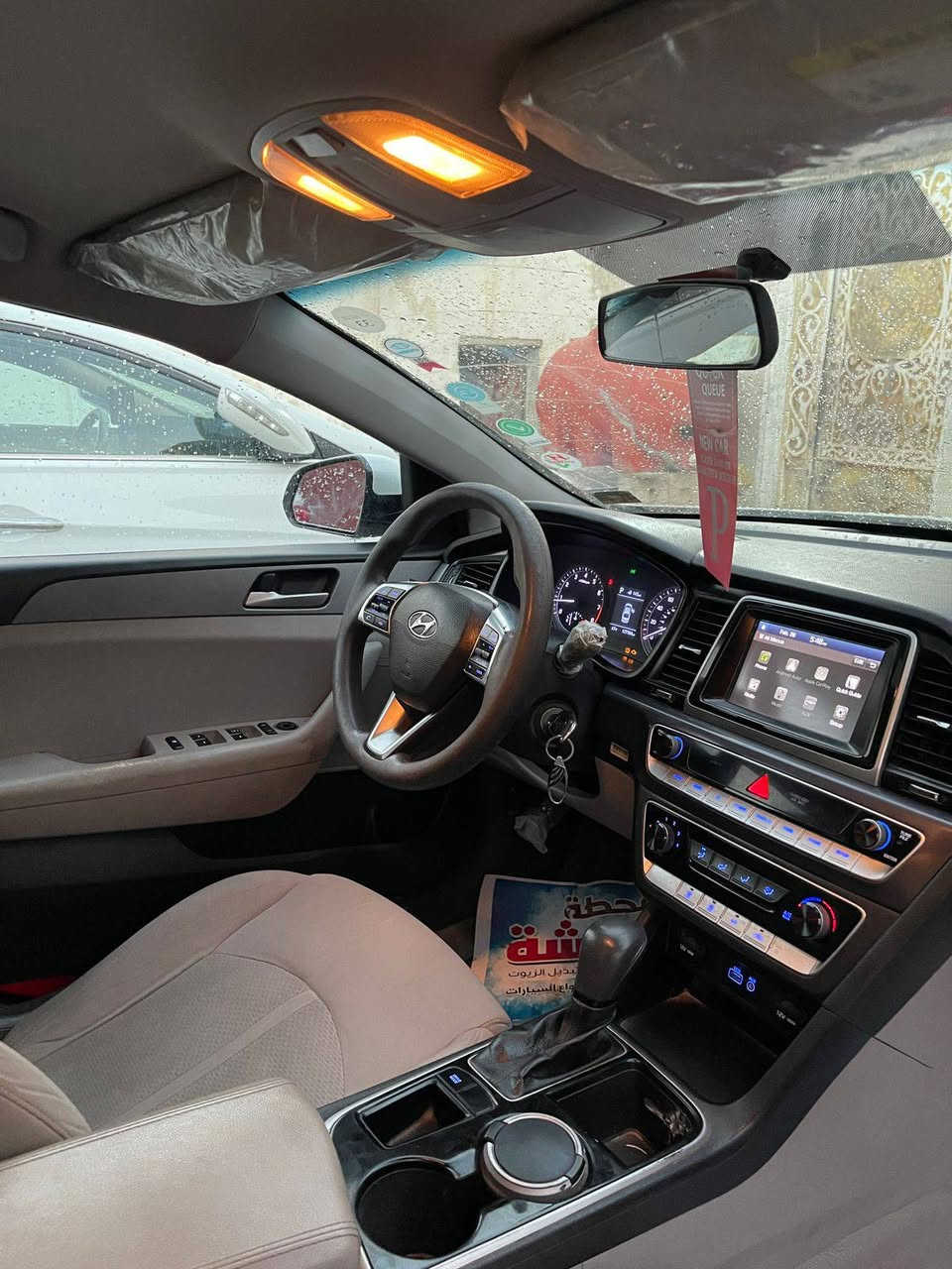 سلام عليكم للبيع سوناتا موديل 2018 وارد امريكي حادث جاملغ وبنيد بدون دواخل بدون شواصي كفاله ورش تجميلي باب سائق والباقي كفاله محرك 2400 محرك كير تبريد حداديه كفاله رقم بصره تحويل سنويه مجدده سياره جديده سعر 125 /***********/عنوان بصره قضاء الهارثه
