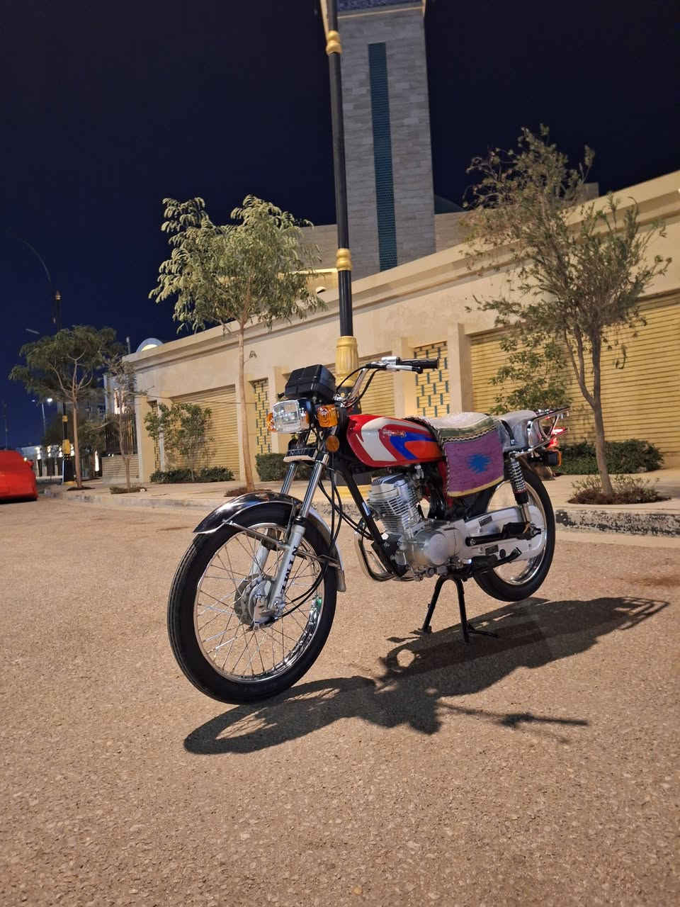 سلام عليكم حبايب دراجه للبيع 4گير موديل 2025 دراجه نضيفه اي نقص مابيهه اوراق اسكنر مكان كربلاء امن الداخلي سعر خاص ***********
