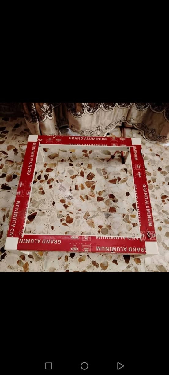 ميز الميوم مال ثلاجه للبيع سعره 12 اخوه جديد قياس طول 50 والعرض 50 الشراي اتصل ***********
