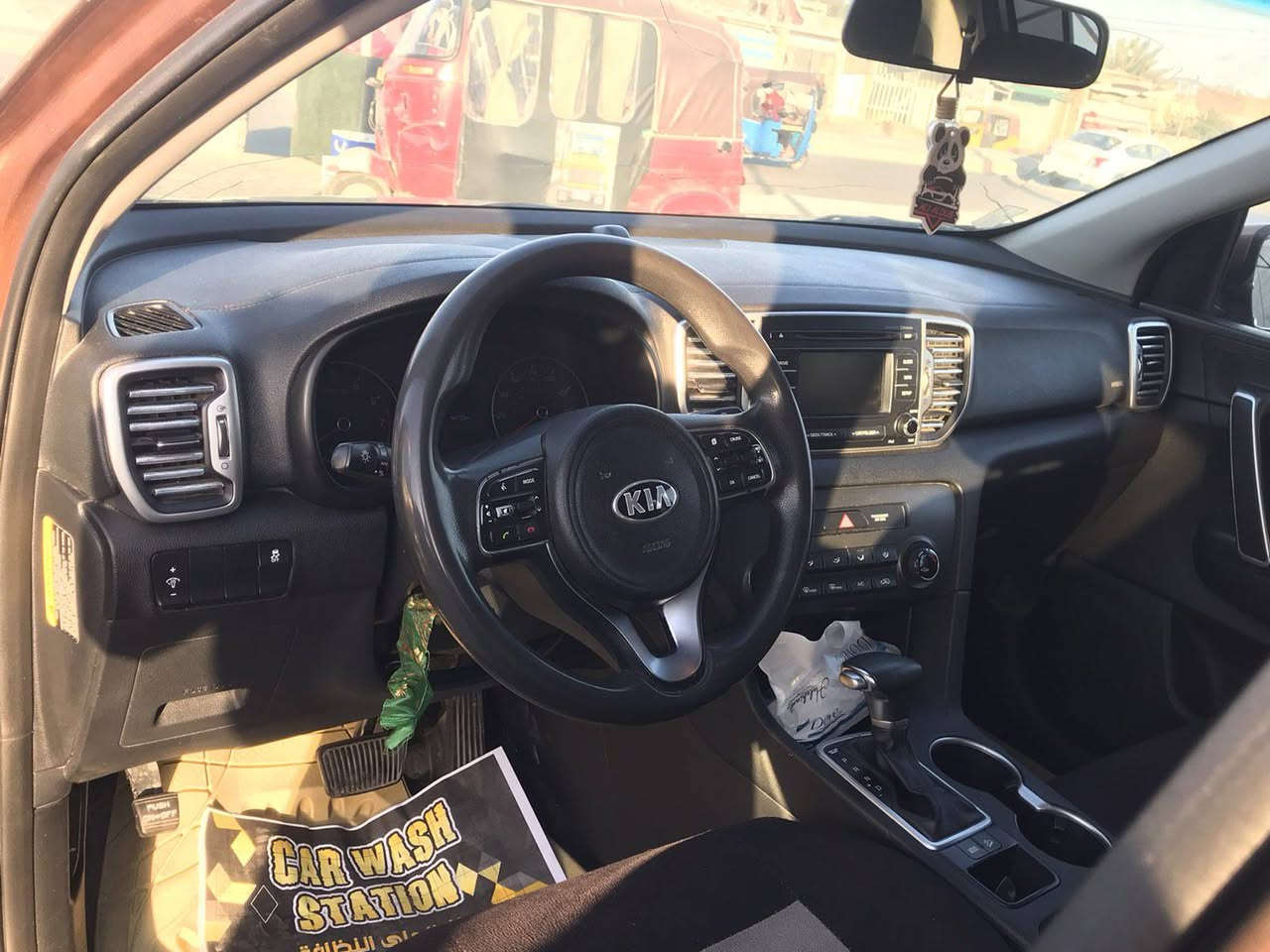 سلام عليكم سبورتج للبيع موديل 2019 حادثهه مرفق بالصور بنيد نفسه معمر  وبيهه نص الباب الي بصف السايق بلعراق نضرب عمرته السياره باسمي 
***********
