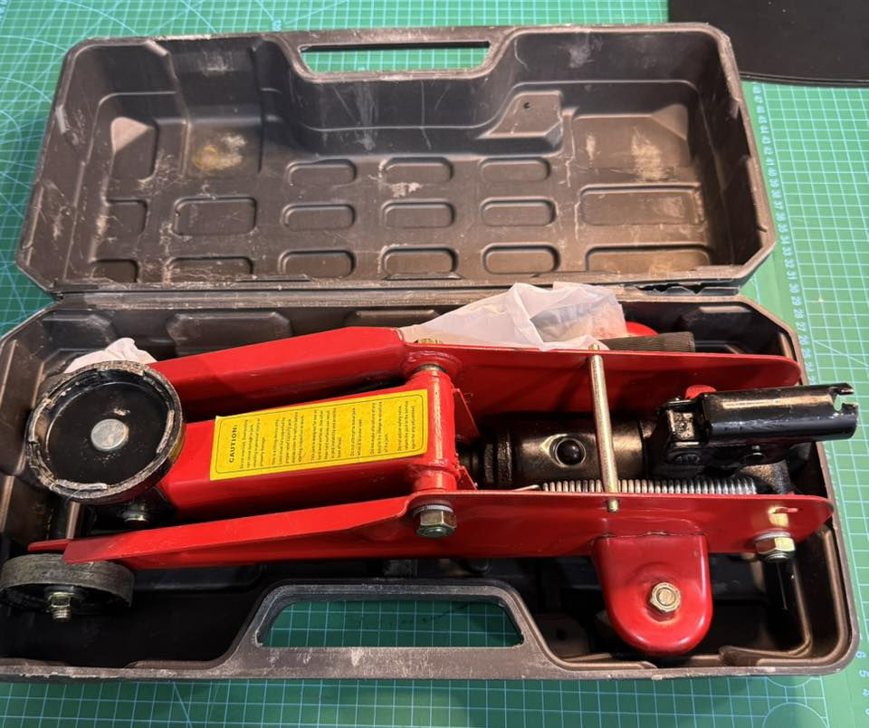 للبيع
جك سيارة مستخدم مره وحده 
السعر 40 الف مع توصيل


**إذا كنت صاحب هذا الإعلان وتريد حذفه لأي سبب، رجاءا أرسل رسالة إلى الدعم الفني**