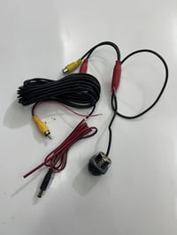 الشاشه نباعت بلعافيه على الاخذها بقت الكامرا الاصليه فتحتها من سيارتي ...