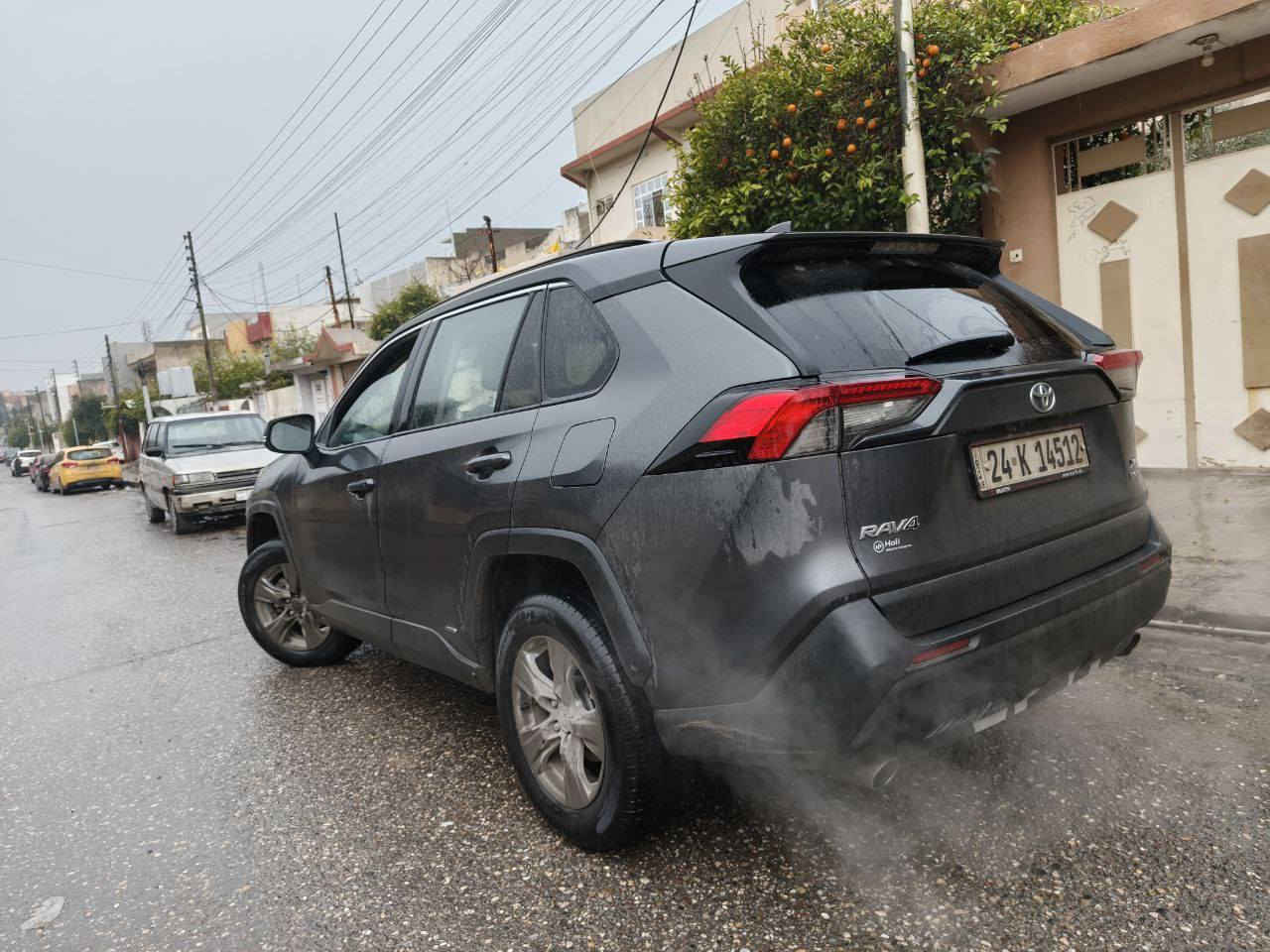 السيارة هايبرد awd 
كامل المواصفات xle فتحة سقف وبصمة وصندوق كهربائي موديل ٢٠٢٢ 
ماشية ٦٤ الف كيلو متر
اربعة انظمة عادي وهايبرد وسبورت وجبلي .
السيارة وارد أمريكي ضررها  بسيط دعامية أمامية َمبدلة بدون دواخل .
مكان السياره موصل جانب الايسر
للاستفسار ‏‪***********‬‏
*********** موصل, نينوى
