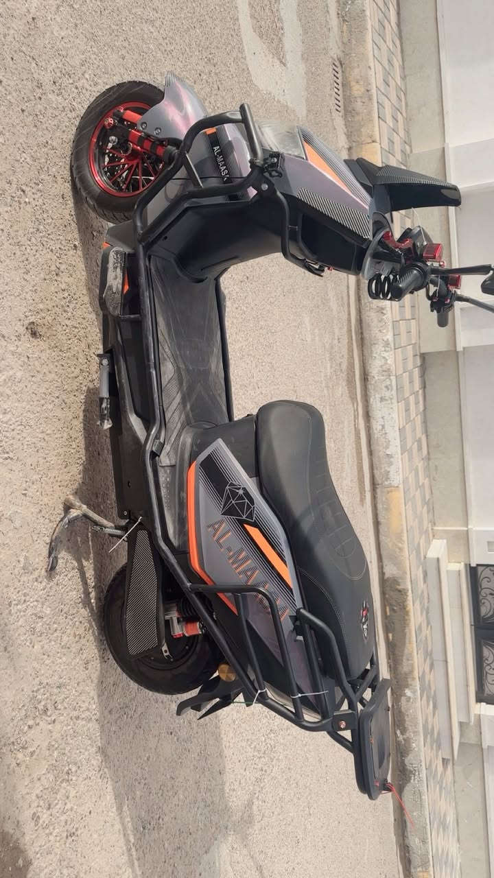 سلام عليكم مأطور شحن البيع بعدة جديد موديل 2025 ستة باتري بعدة جديد العنوان الرمادي علة شارع 17 قرب جامع هميم السعر 700  وبي مجال الرقم الهاتف  ***********
