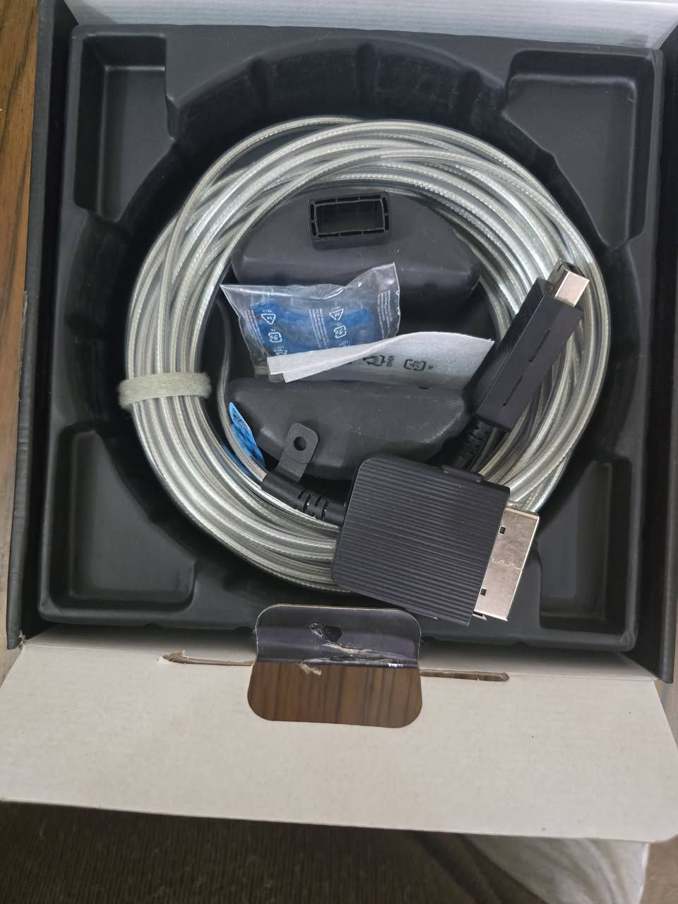 اكسسوار احترافي لشاشات سامسونغ الحديثة تخلص من الوايرات والكيبلات بقطعة وحدة فقط
القطعة مزاد اعلى سعر منصف تباع واذا ماوصلت لقيمتها يتم سحبها


**إذا كنت صاحب هذا الإعلان وتريد حذفه لأي سبب، رجاءا أرسل رسالة إلى الدعم الفني**