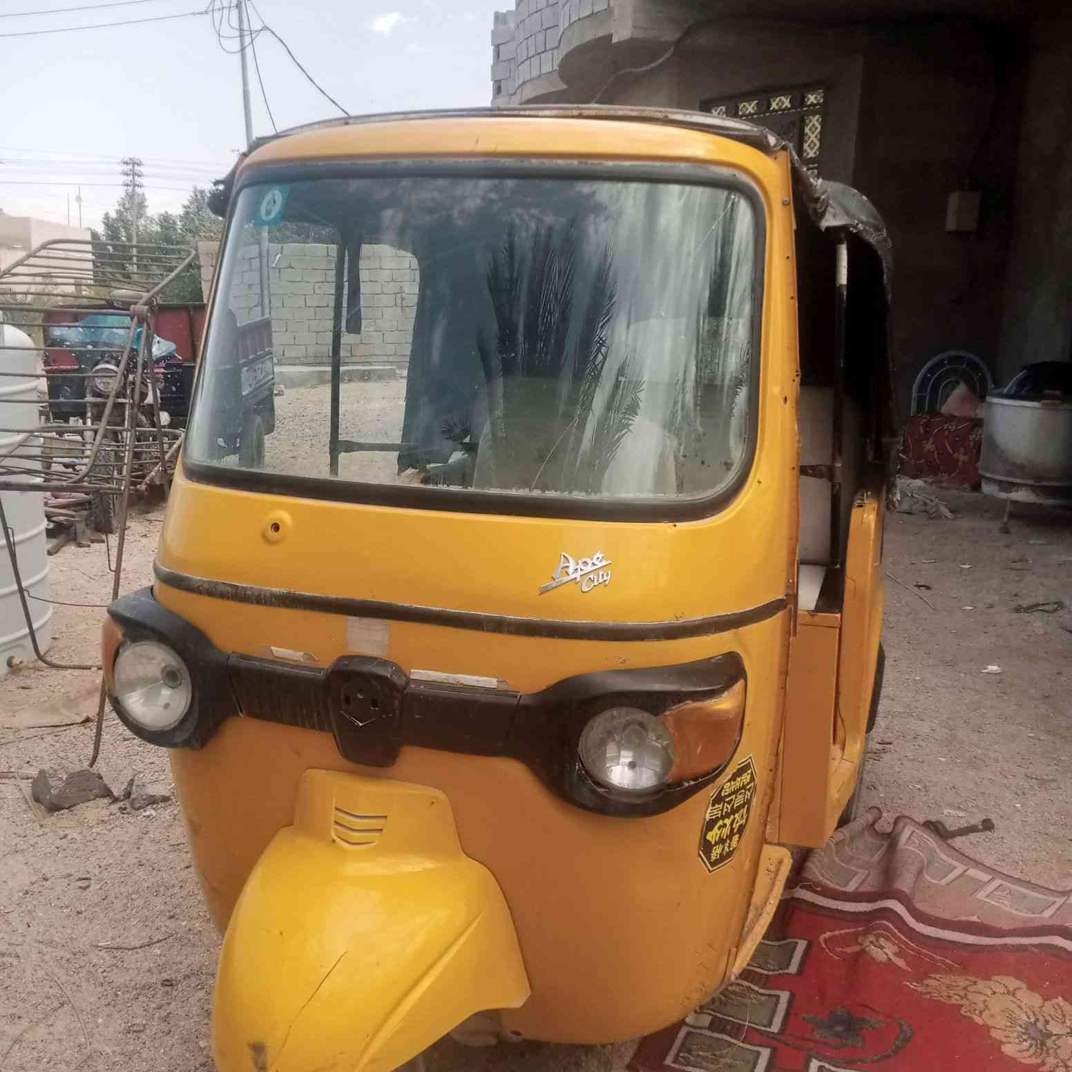 السلام عليكم تكتك بياجو موديل 21 كشر نضيف وحلو التكتك نقصهة عقل وكم شغلة والمحرك كايم التكتك ادوات سعرهة  مليون ونص وبيهة مجال بعد ***********
