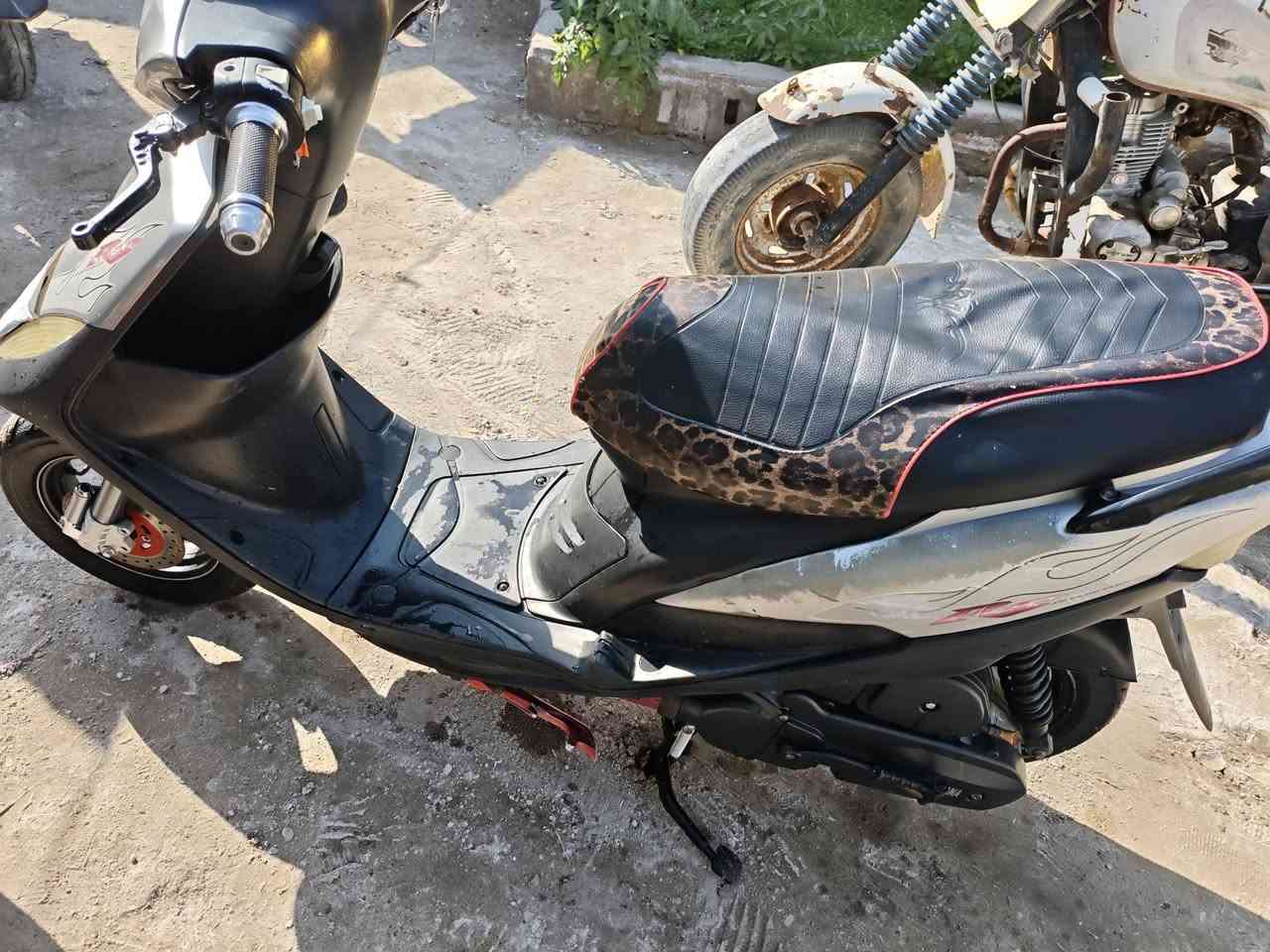 ماكس عدله ما مفتوح برغي بيه
شرط الفحص كامله سلف هورن لايت عداد بانزين عداد سرعه 
هندر كامله سعره 775 قفل قفل قفل 
ناصريه مركز 
***********
