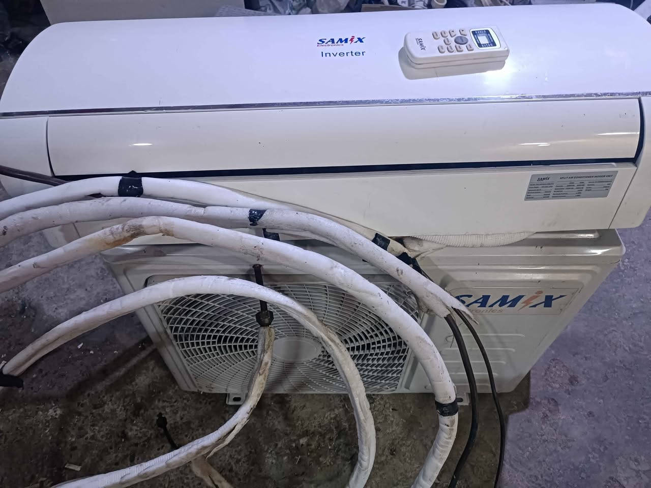 سبلت نوعSAMIX حجم ١طن انفرتر اسمارت تحكم ديجيتال غاز ٤١٠ شركه مقفل شرط تشغيل مع كامل ملحقاتها السعر ٢٥٠ الف للتصال ***********واتساب ماسنجر فايبر دهوك, العراق

