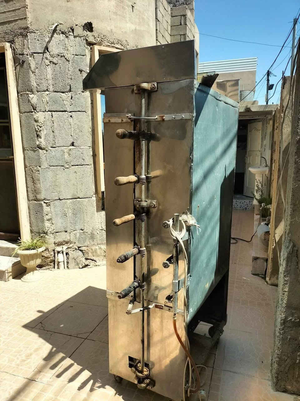 شواية دجاج للبيع 
كاملة ماطورها شغال 5 اشياش
نضيفة مستخدمة قليل 
السعر 350🔴


**إذا كنت صاحب هذا الإعلان وتريد حذفه لأي سبب، رجاءا أرسل رسالة إلى الدعم الفني**