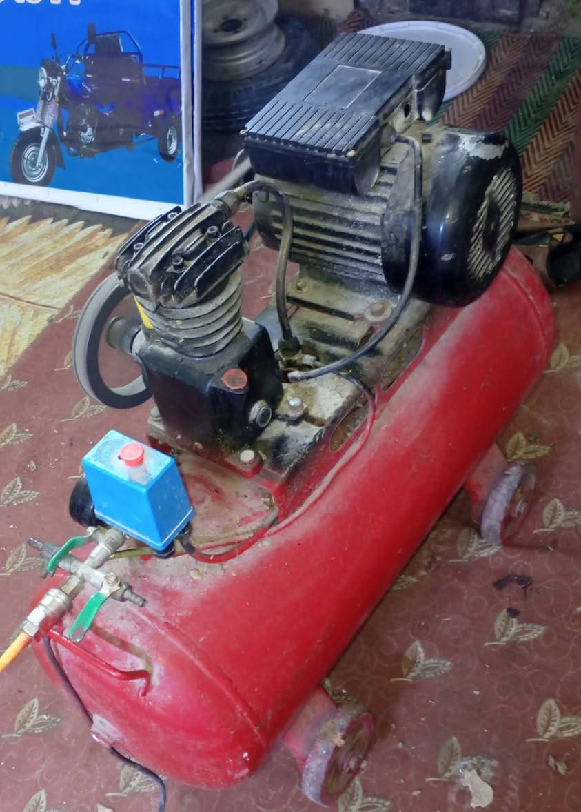 كمبريسر هواء للبيع السعر 250 ناصريه حي الشهداء ***********
