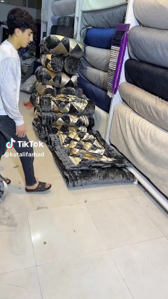 السلام عليكم خياطه الرحمه تقدم لكم كل ماهوه جديد اي شي تحتاجونا احنه بخدمتكم خياطه درجه ولى تشتغل قسط ونقد كل وعليكم زيارت صفحتنا أو مراسلتنا وتساب ***********
