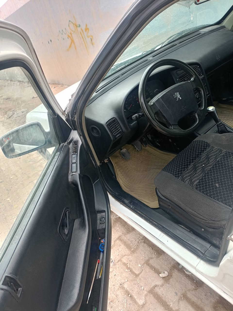 سلام عليكم بيجو بارص موديل 2012 جهازه من كلشي رقمهه نجف انكليزي تبريد تدفئه شغال حداديه جديده تخم تايرات جدد ماناقصه شي جاهزه السياره مداور ثاني يوم 40سعرهه مجال قليل بيع مستعجل


**إذا كنت صاحب هذا الإعلان وتريد حذفه لأي سبب، رجاءا أرسل رسالة إلى الدعم الفني**