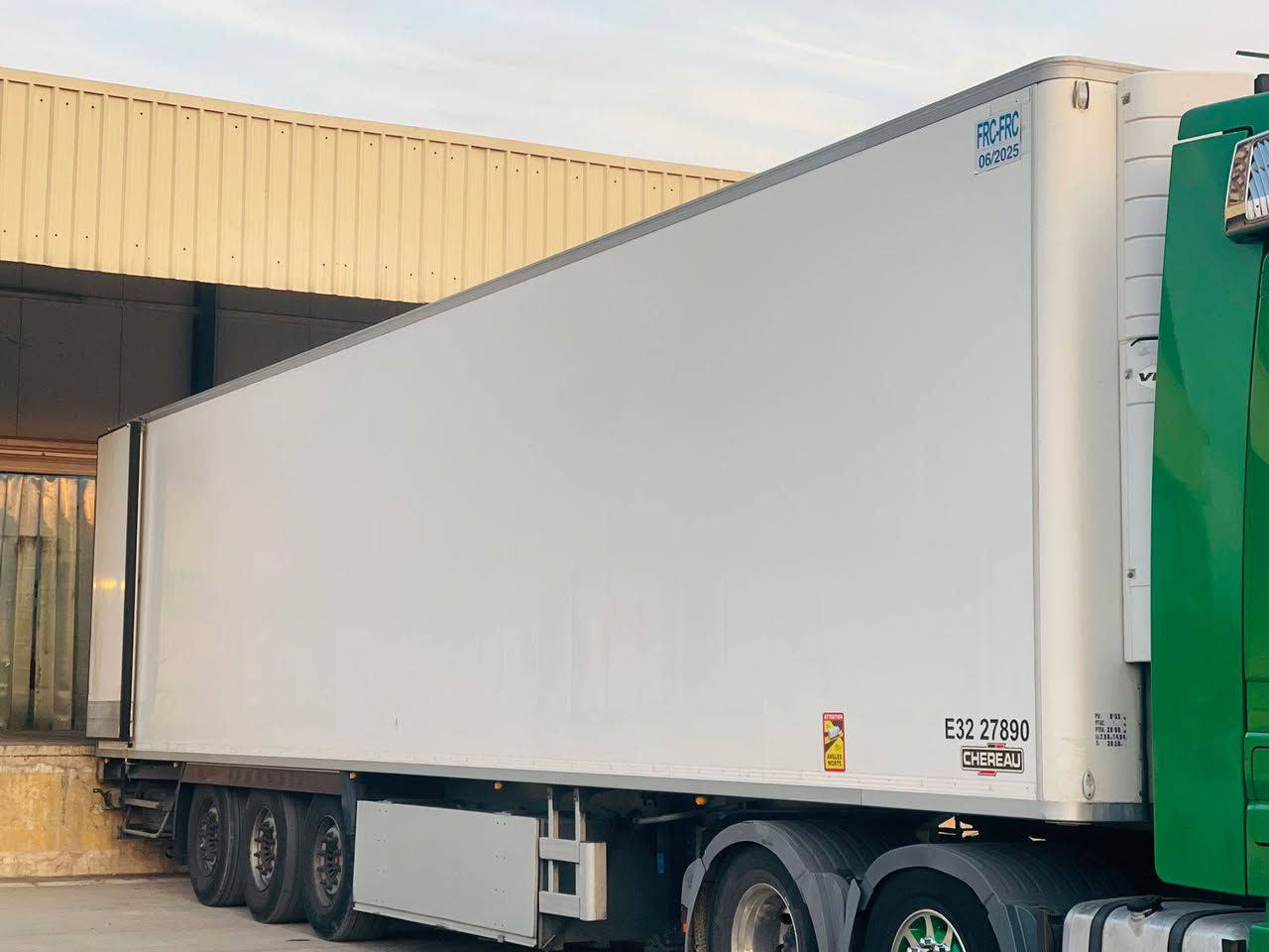 براد شيرو
موديل 2013
دخول جديد 
سمك 7
ارتفاع 265
سعر 265$
*********** واتساب 
***********
