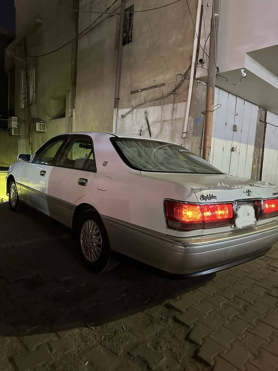 جنون ملكة محزم  ادواتت  كصه سياره نضيفه حيل دواخل جديده وجاهزه ومابيها نقص برغي دهن توني مبدله حداده جديدا كير محرك كفاله سياره من طول لطول جاهزه بك لايتات كرستال شادلها وعنواني البصرة شراي اتصل وتدلل *********** سعرها 40 بيها مجال للشراي
