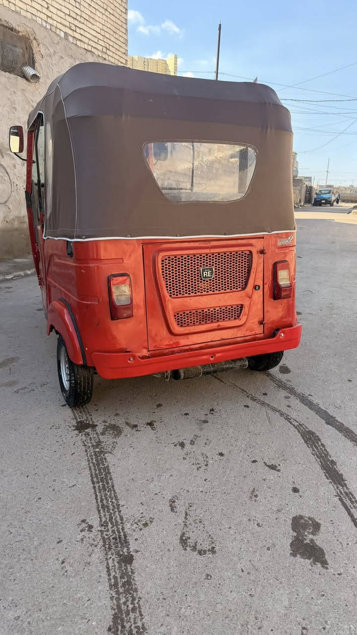 تكتك مديل 22 مرقم وكامله المكان المعامل 
السعر ب8 وربع وبيه مجال ***********
