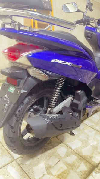 سلام عليكم للبيع دراجه pcxجيل الاول ياباني دراجه نظيفه محرك بلكارتون ناعمه بس عندي الكفرمن جوه شويه بي فطرباقي كله مكفول دراجه ياباني حساس ستان وحساس ازدحام وكله شغال درجه محرك 150cc ماشي مكان البياع الشهداءرقم الهاتف ***********سعر دراجه مليون وستميه وقابل للتفاوض
