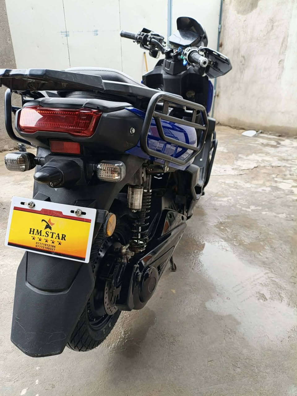 دراجه اباتشي شحن للبيع
6 بطاريات دبل 
بيها دبل اشاره 
4 نمر 
سرعتها 120 
بيها نقوصات بسيطة اليده مال سكليتر مصلحها واليده الثانيه عطلانه يرادلها تبديل وبيها الكشن مكسور من الجهه مال القاعده وبيها نقوصات بسيطة بس الدراجه كاعده وخير من الله كل نقوصاتها تلكاهن بصدريه بفلس ونص 
وسعرها 750 وبيها مجال  
***********
